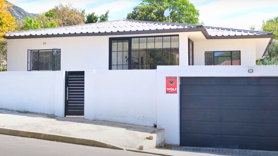 3 Bedroom Property for Sale in Hoog En Droog Western Cape